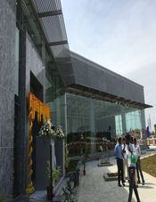 Daimler Showroom-Oragadam